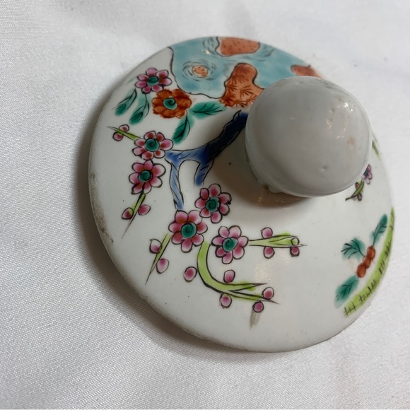 Vase/Urn LOCKURNA, China, 1900s Motif with chicken birds in polychrome colors. - Picture 7 of 9